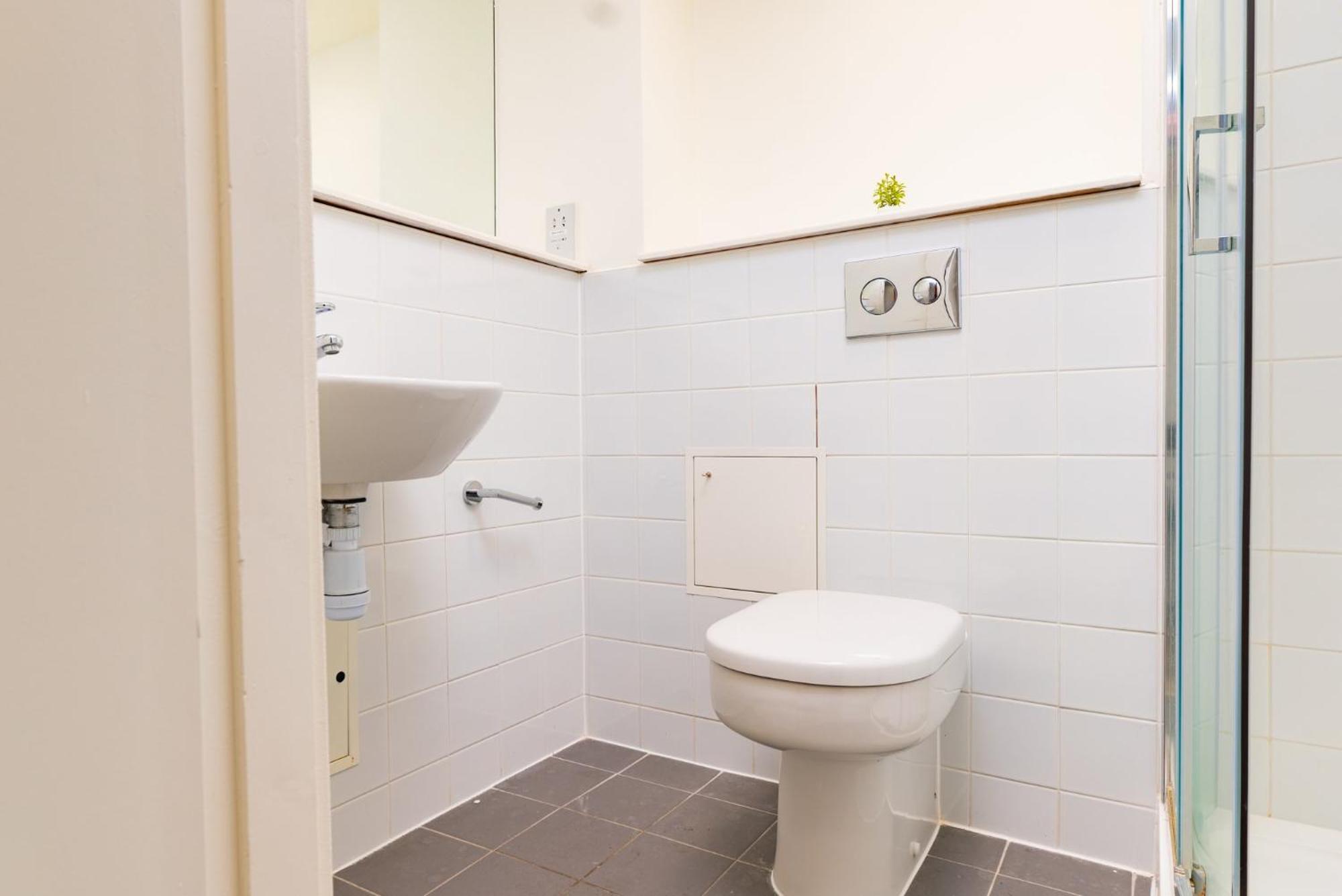 Refurbished Ensuite Rooms With Shared Kitchen At Montrose In Dublin Exterior foto