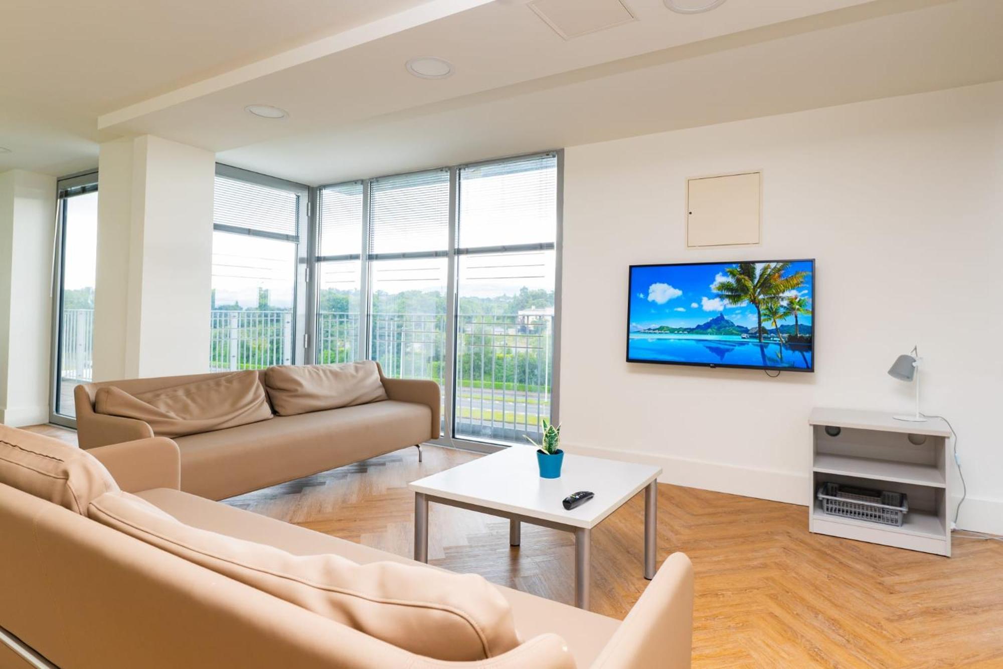 Refurbished Ensuite Rooms With Shared Kitchen At Montrose In Dublin Exterior foto
