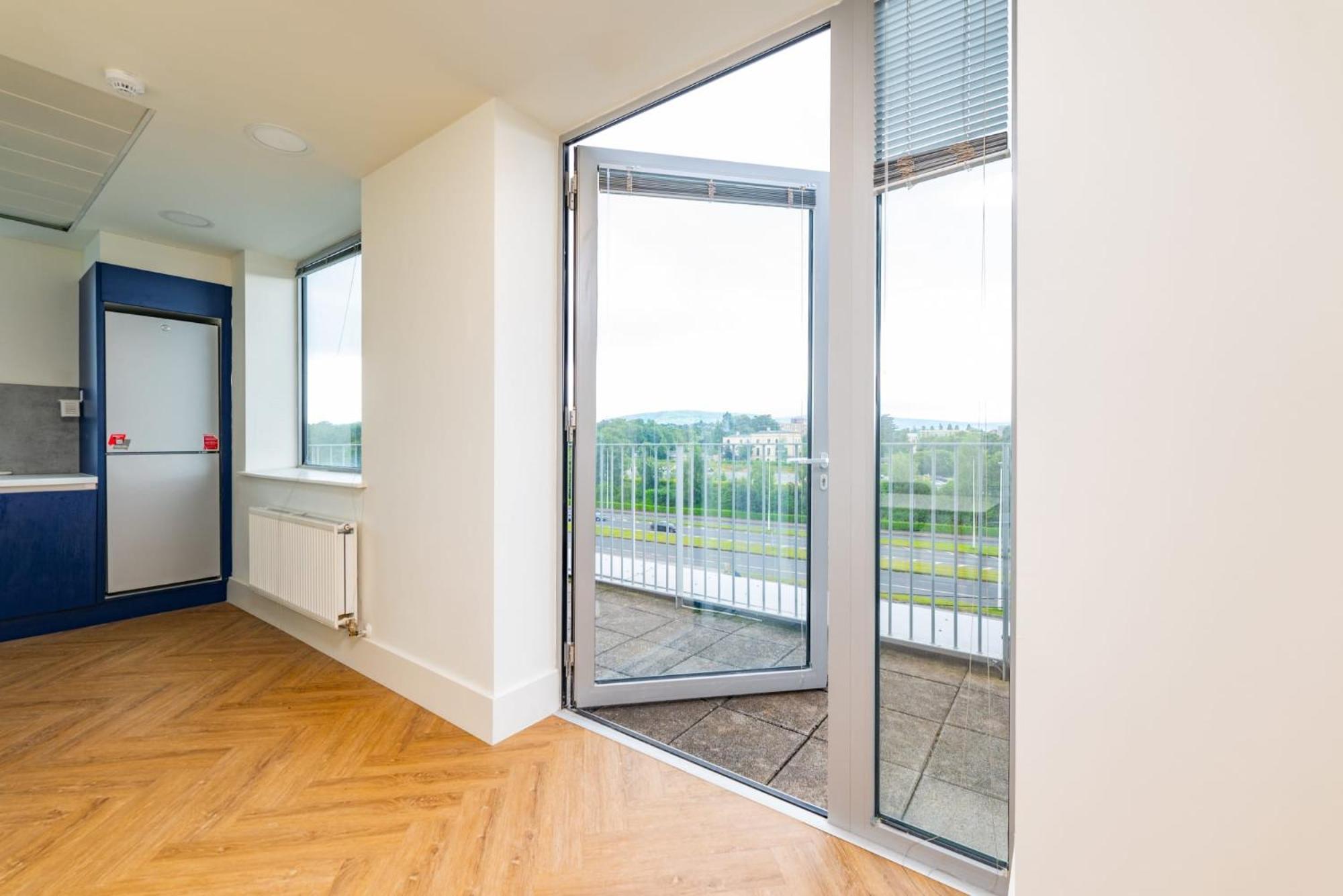 Refurbished Ensuite Rooms With Shared Kitchen At Montrose In Dublin Exterior foto