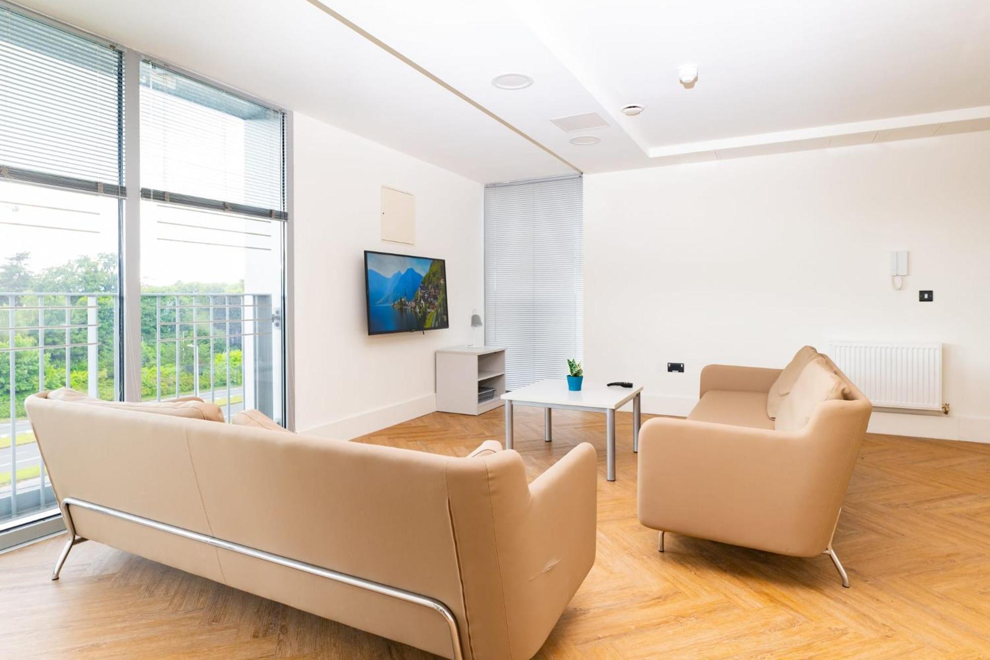 Refurbished Ensuite Rooms With Shared Kitchen At Montrose In Dublin Exterior foto